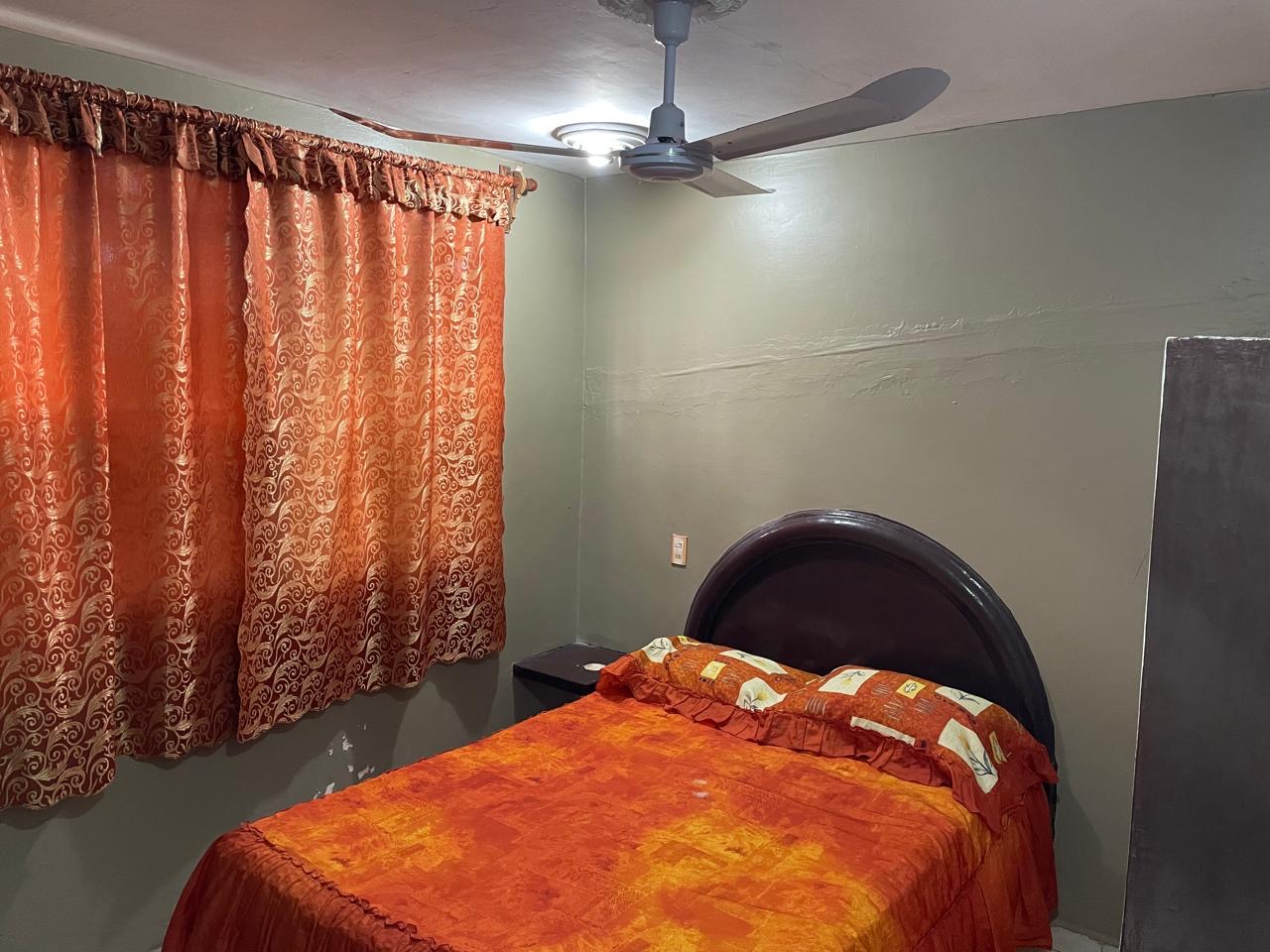 Habitación sencilla con una cama en Hotel Dunas Chachalacas
